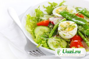 Салаты из свежих овощей с яйцами Изображение