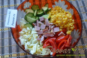 Вкусный салат из свежих овощей с яйцами Шаг 4 (картинка)