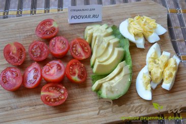 Салат с авокадо, креветками и клубникой Шаг 4 (картинка)