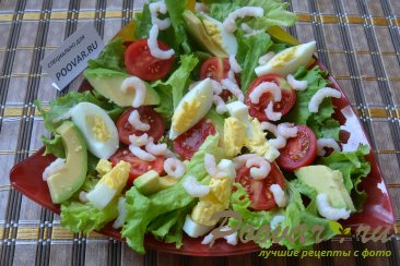 Салат с авокадо, креветками и клубникой Шаг 5 (картинка)