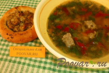 Суп с фрикадельками и вялеными помидорами Изображение
