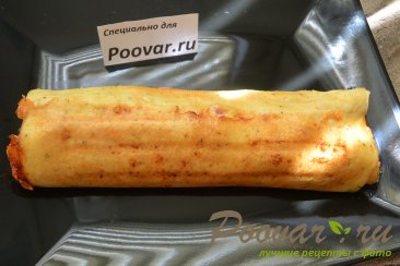 Рулет из омлета с колбасой и сыром Шаг 8 (картинка)
