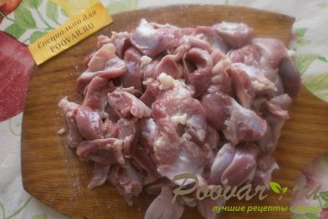 Куриные желудки с болгарским перцем и луком Шаг 2 (картинка)