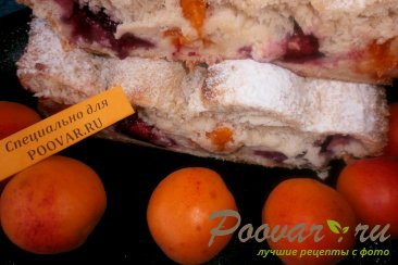 Пирог со сливой и абрикосом Изображение