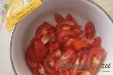 Салат с орехами и помидорами Шаг 2 (картинка)