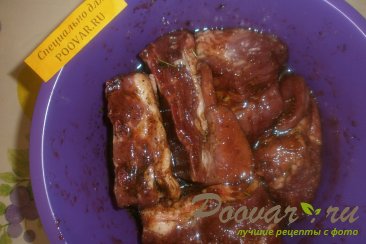 Свиные рёбрышки в чесночно-томатном соусе Шаг 4 (картинка)