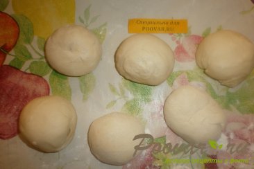 Жареные пирожки с сыром сулугуни Шаг 3 (картинка)