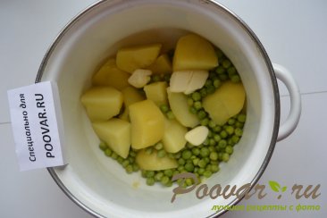 Картофельное пюре с зеленым горошком Шаг 3 (картинка)