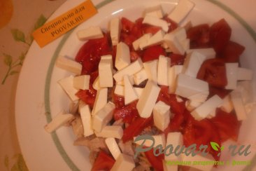 Салат с курицей, помидорами и сыром Шаг 3 (картинка)