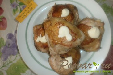 Куриные бёдрышки в сметанно-чесночном соусе Шаг 6 (картинка)