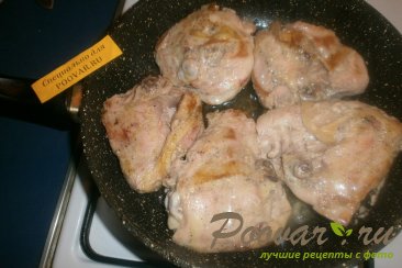 Куриные бёдрышки в сметанно-чесночном соусе Шаг 3 (картинка)