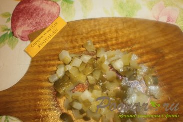 Салат из овощей и маринованных грибов Шаг 5 (картинка)