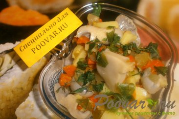 Салат из овощей и маринованных грибов Шаг 7 (картинка)
