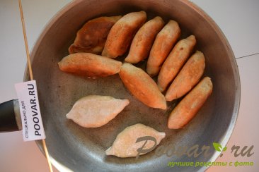 Жареные пирожки с сосиской и картошкой Шаг 14 (картинка)