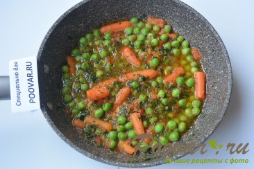 Жареная рыба на сковороде с замороженными овощами Шаг 6 (картинка)