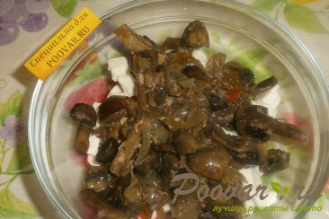 Салат из крабовых палочек с сыром и грибами Шаг 7 (картинка)
