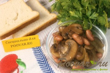 Салат из красной фасоли с грибами Изображение
