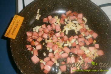 Рисовая каша с колбасой Шаг 6 (картинка)