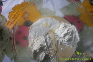 Пирог с клубникой в сметанной заливке Шаг 6 (картинка)