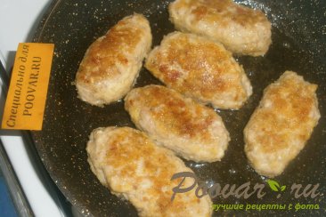 Колбаски куриные с кукурузными хлопьями Шаг 7 (картинка)