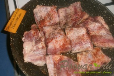 Свиные рёбрышки на сковороде Шаг 4 (картинка)