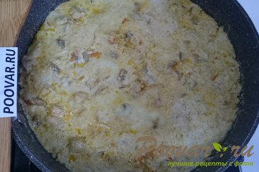 Жульен с курицей и грибами на сковороде Шаг 9 (картинка)