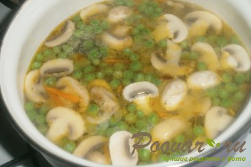 Постный суп с грибами и зелёным горошком Шаг 13 (картинка)
