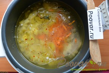 Куриный суп с картофелем в мультиварке Шаг 8 (картинка)