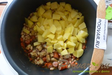 Суп с фасолью и колбасой в мультиварке-скороварке Шаг 6 (картинка)