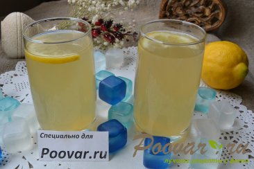 Лимонад с имбирём, мятой и мёдом Изображение