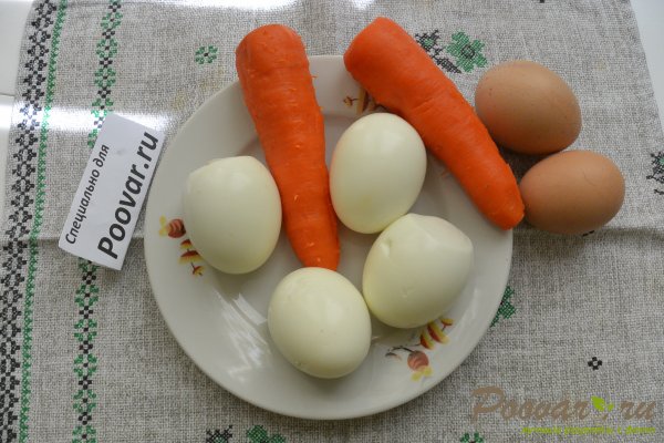 Салат из моркови с сыром и яйцами Шаг 1 (картинка)