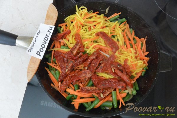 Тушеные овощи на сковороде с курицей Шаг 11 (картинка)