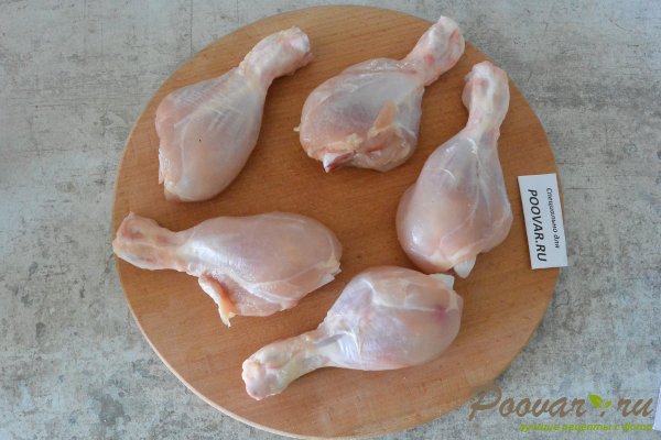 Тушеные куриные голени с овощами в мультиварке-скороварке Шаг 1 (картинка)