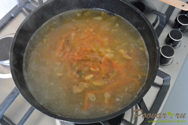 Куриный суп с грибами и фасолью Шаг 12 (картинка)