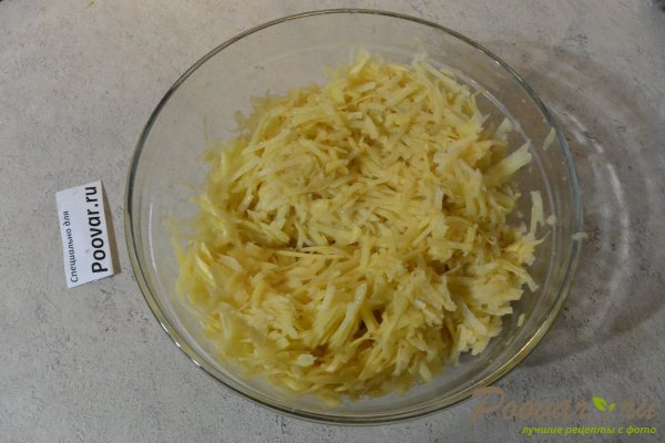 Запеканка из тертого картофеля, мяса и сыра Шаг 9 (картинка)